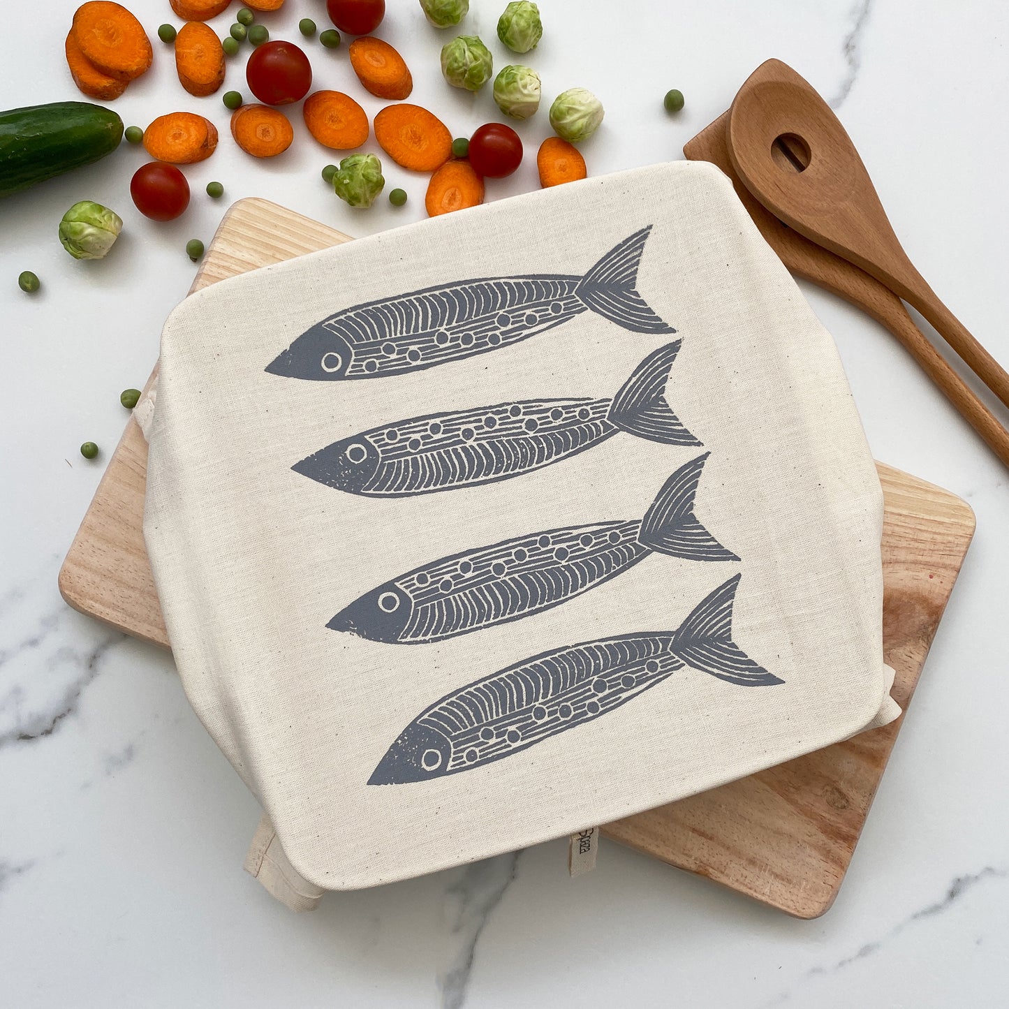 Dish and Casserole Cloth Cover Square Fish Print | goes over handles